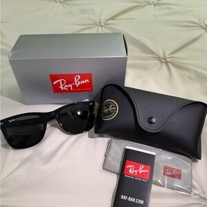 Ray-Ban Classic Black Sunglasses